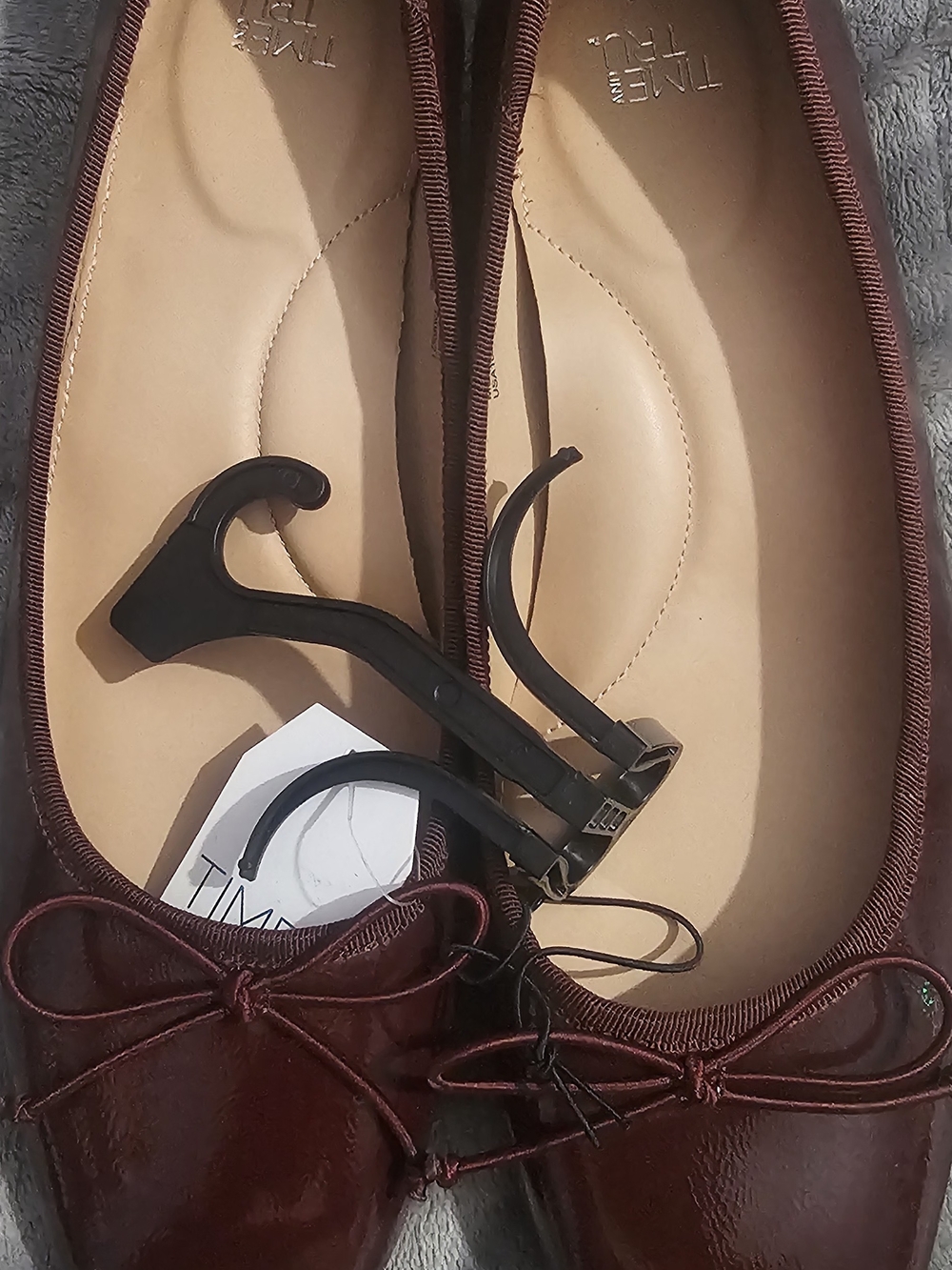 Time and Tru burgundy patent ballet flats with bow trim